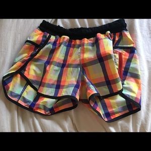 Lululemon Seawheeze tracker shorts size 6 run lulu